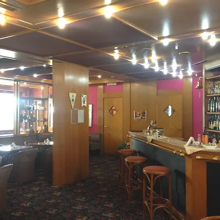 فندق Columbus Sea 4*