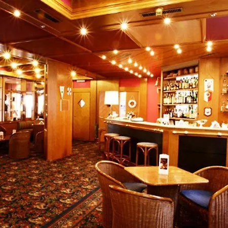 فندق Columbus Sea 4*